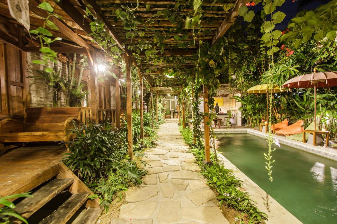 Bening Hut And Spa Seminyak Esterno foto